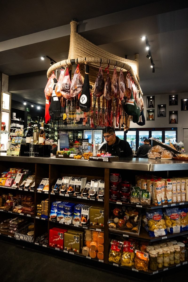 La Castellena — vinos y comida gourmet