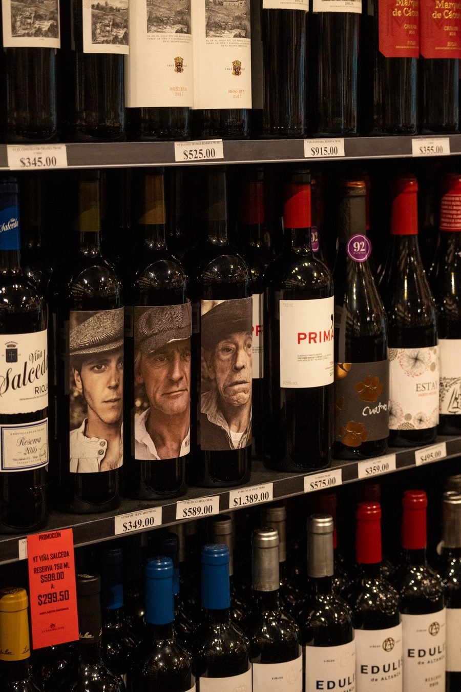 Cavas de vino en La Castellena