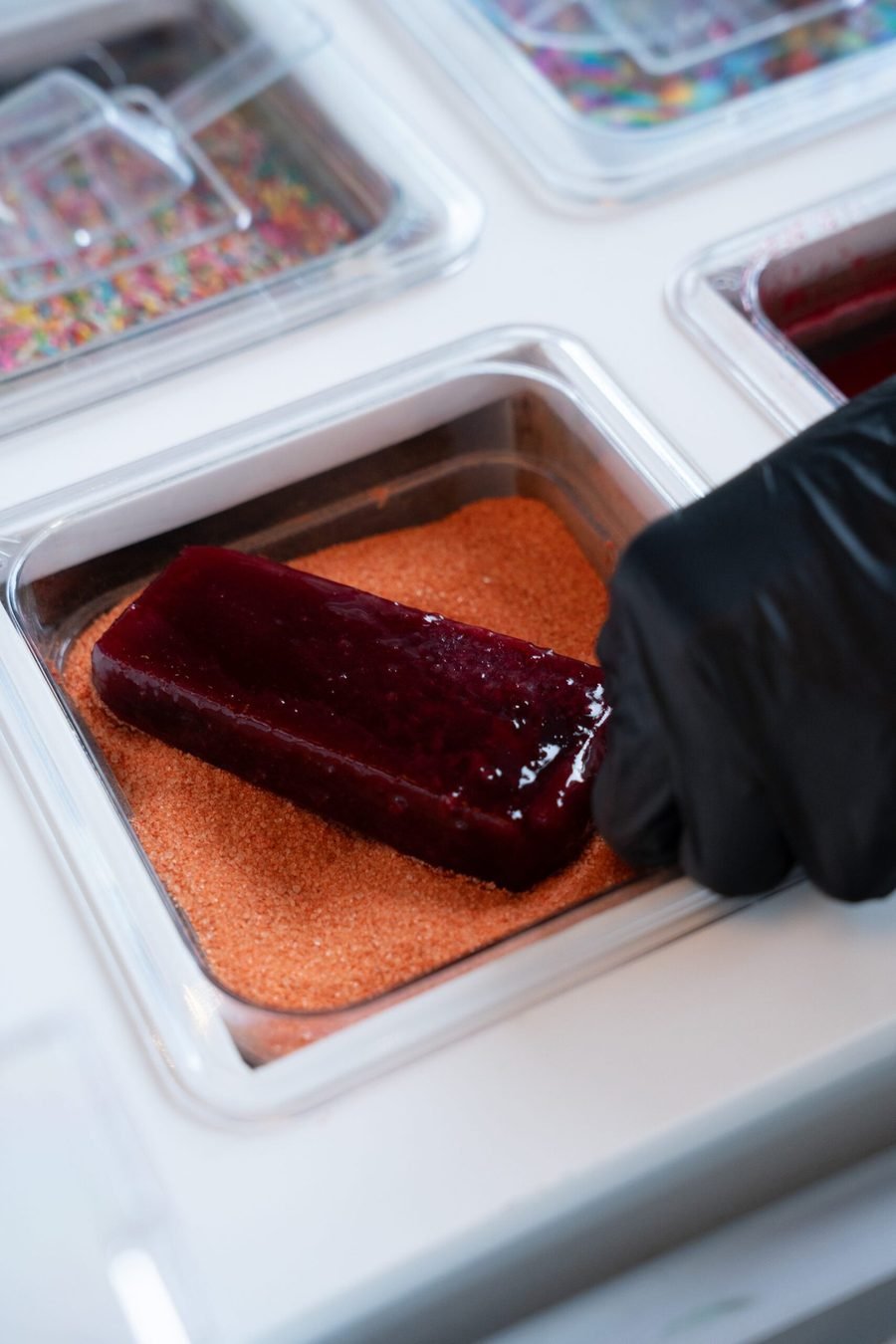 Preparación de paletas heladas en Maori